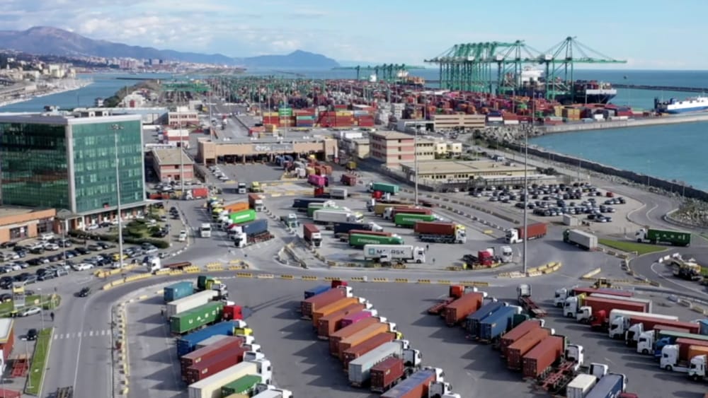 Il porto container di Genova Prà